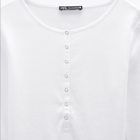 Zara snap button t-shirt - Picture 2 of 2